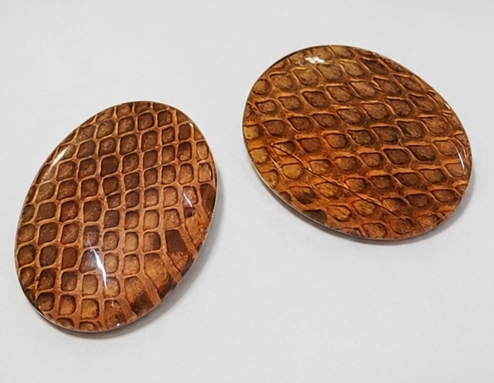 Vintage‎ Oval Faux Snakeskin Brown Pierced Earrings 1.25" Lucite/Plastic kp-68